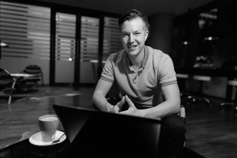 Social media marketing – Voerde (Niederrhein) {keyword}